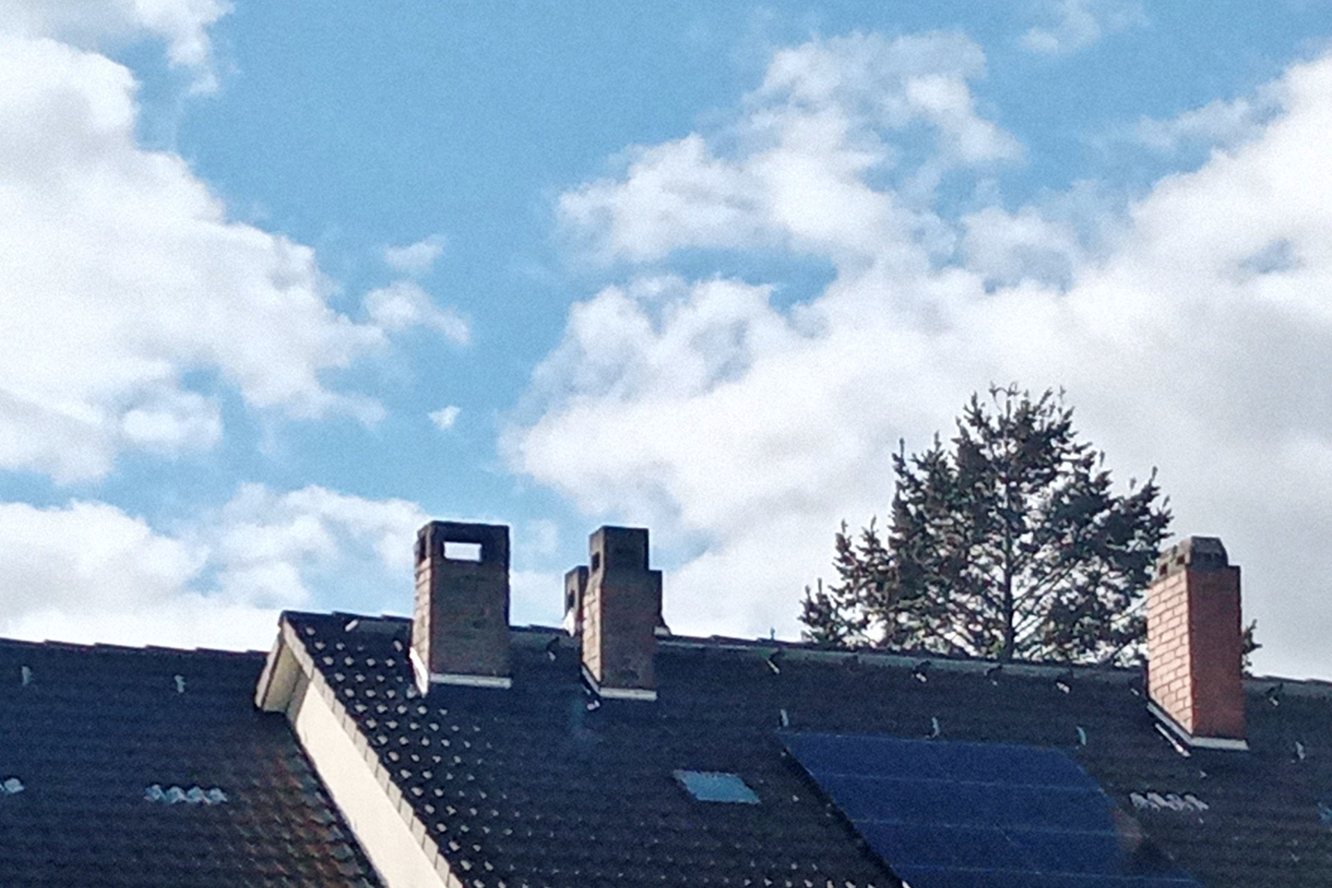 Frankfurt am Main, Unterliederbach, Himmel über ULB